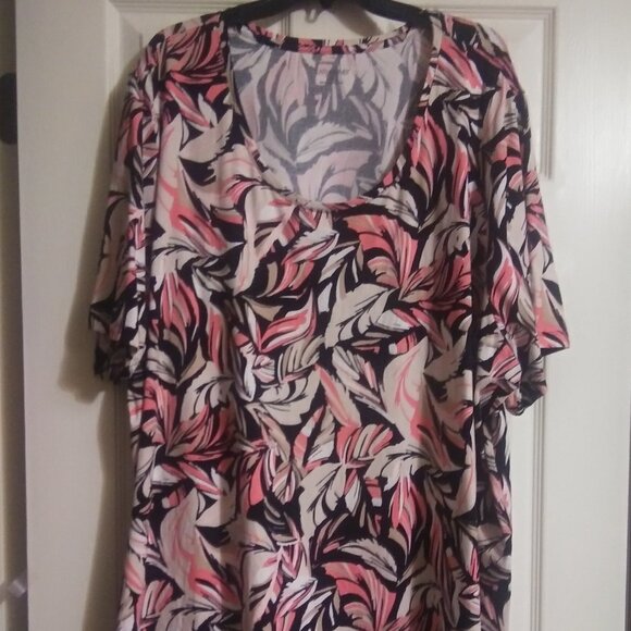 Catherines Black Leaf Print Tee- 4X- EUC - Picture 1 of 3